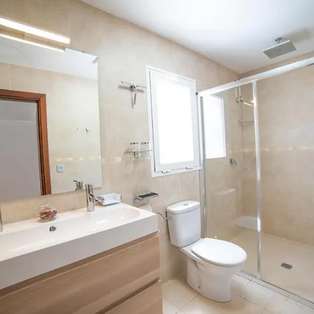Amanda 4 Bedrooms Jacuzzi And Heated Pool Pool Table Great House Puerto del Carmen