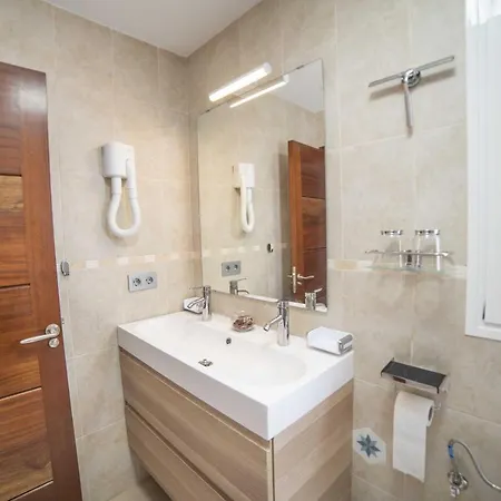Amanda 4 Bedrooms Jacuzzi And Heated Pool Pool Table Great House Villa Puerto del Carmen