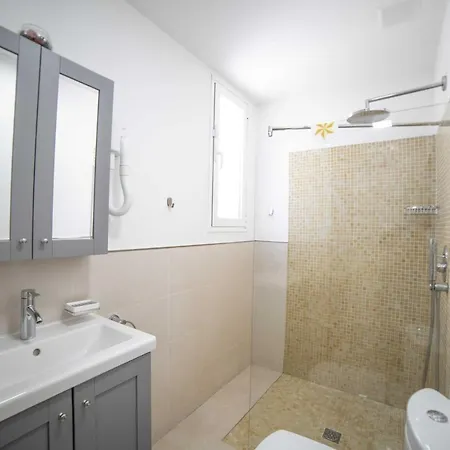 Villa Amanda 4 Bedrooms Jacuzzi And Heated Pool Pool Table Great House Puerto del Carmen