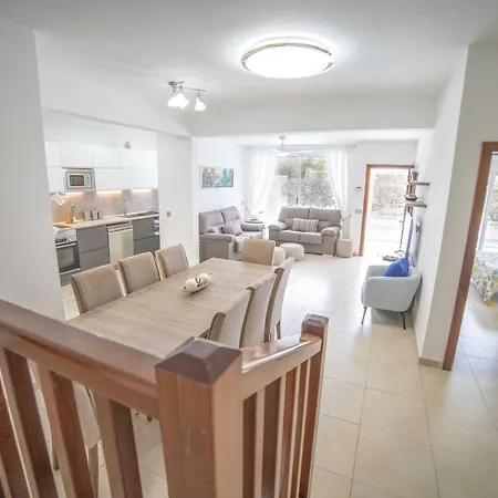 Villa Amanda 4 Bedrooms Jacuzzi And Heated Pool Pool Table Great House *